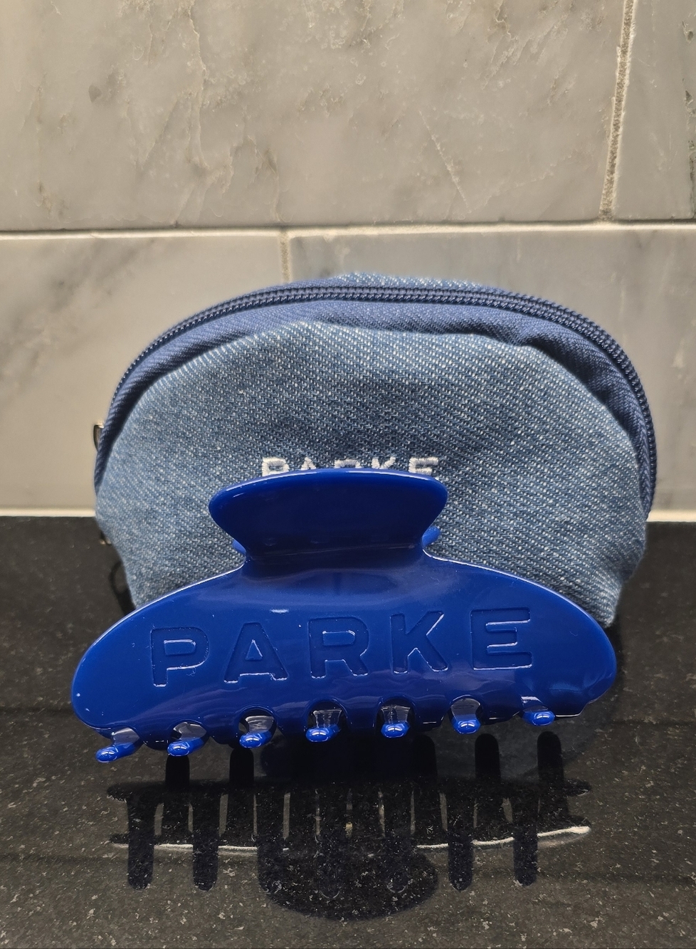 Rare New PARKE claw clip in Electric BLUE Hard to find, super on trend + Pouch
